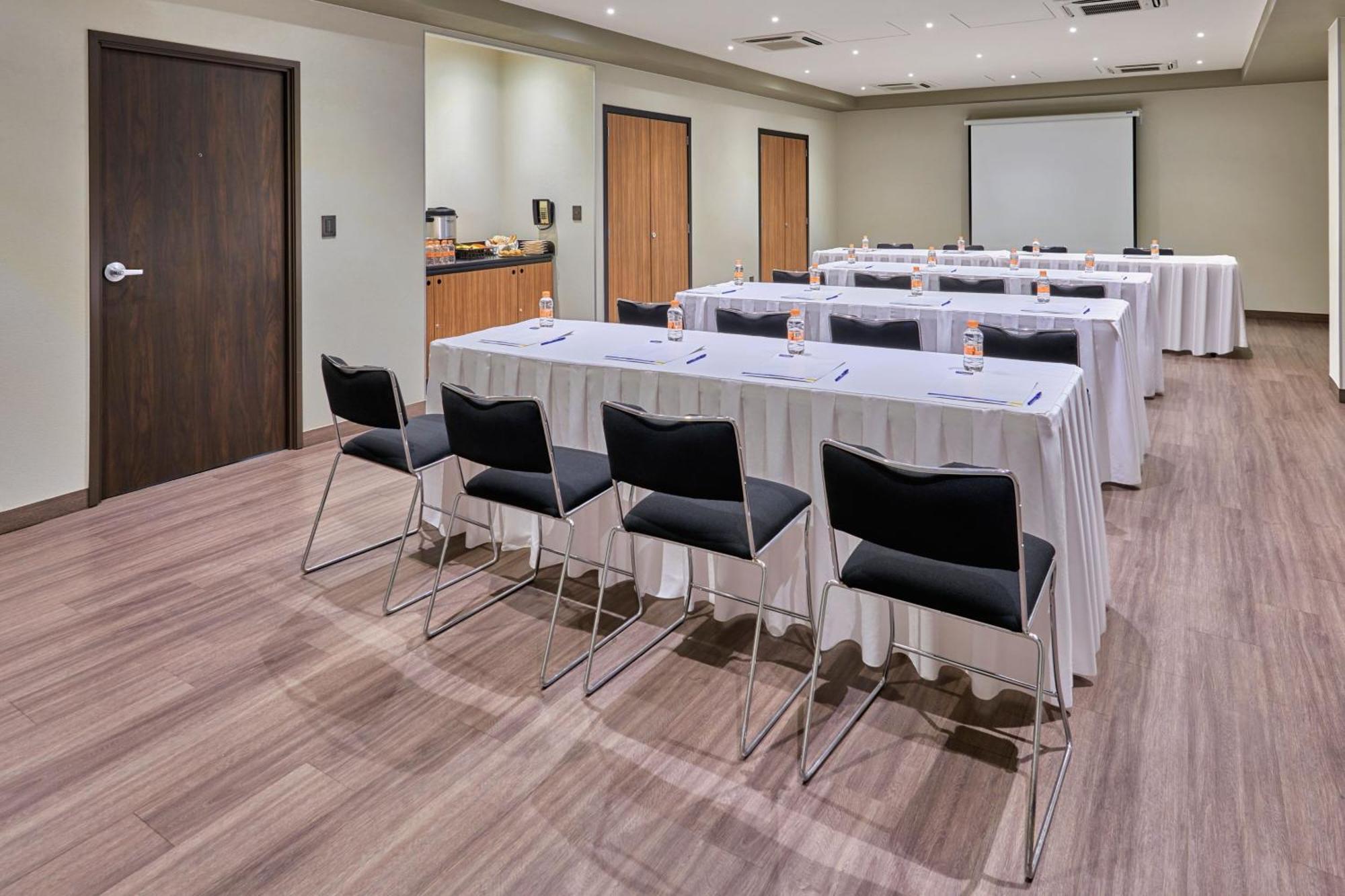 Express San Jose Aeropuerto Hotel Heredia