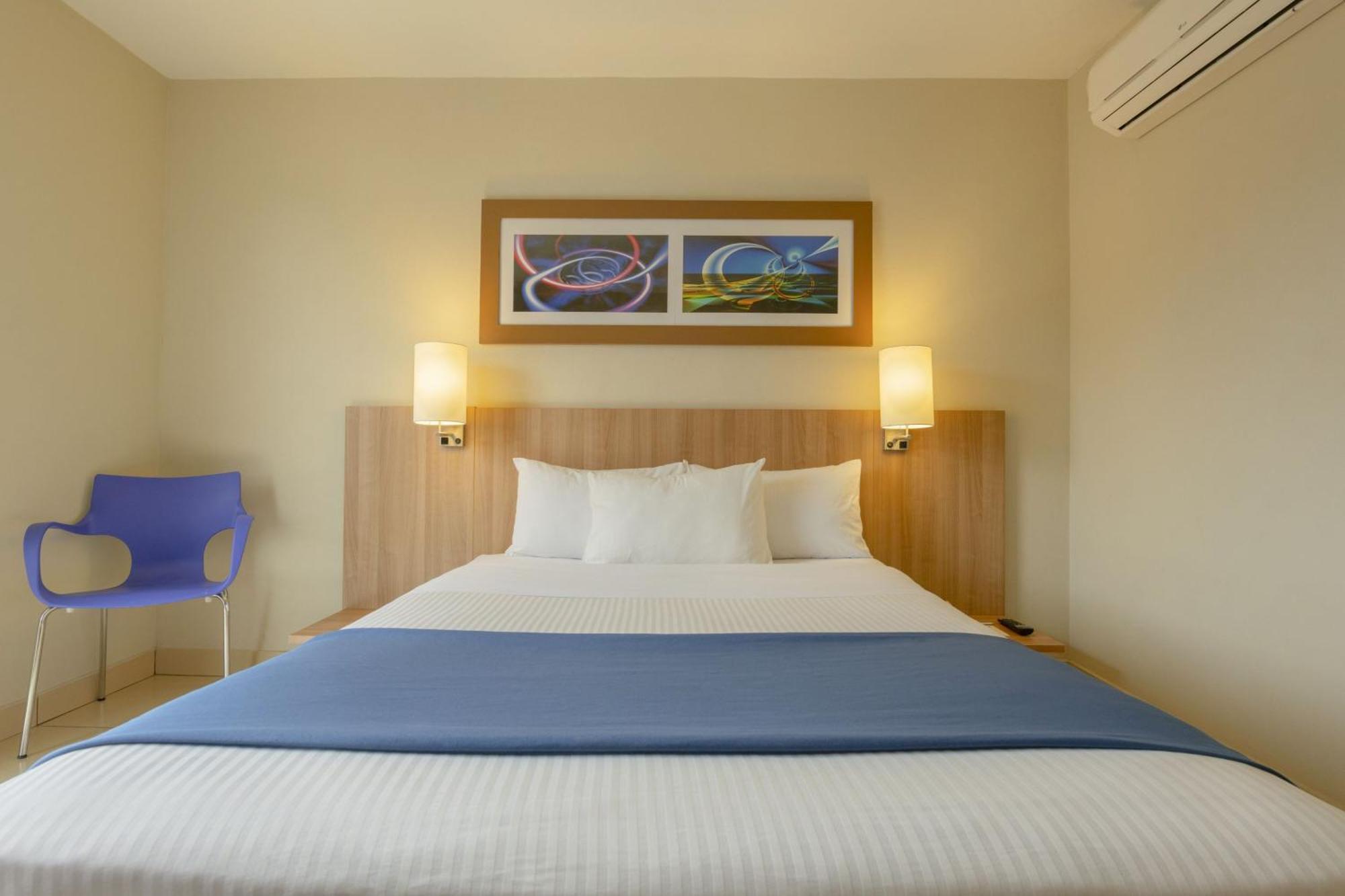 Express San Jose Aeropuerto 4*