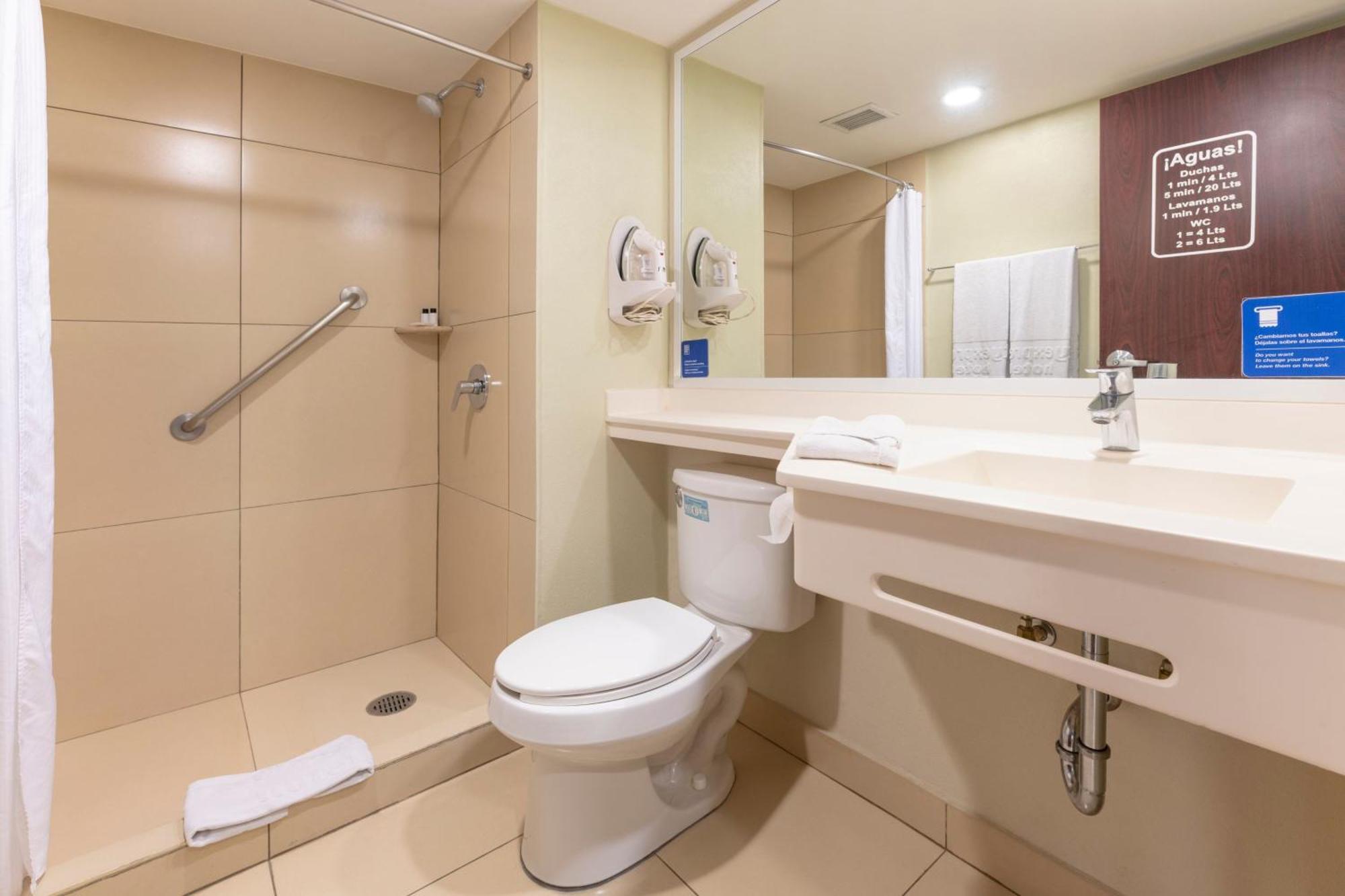 Express San Jose Aeropuerto Hotel 4*