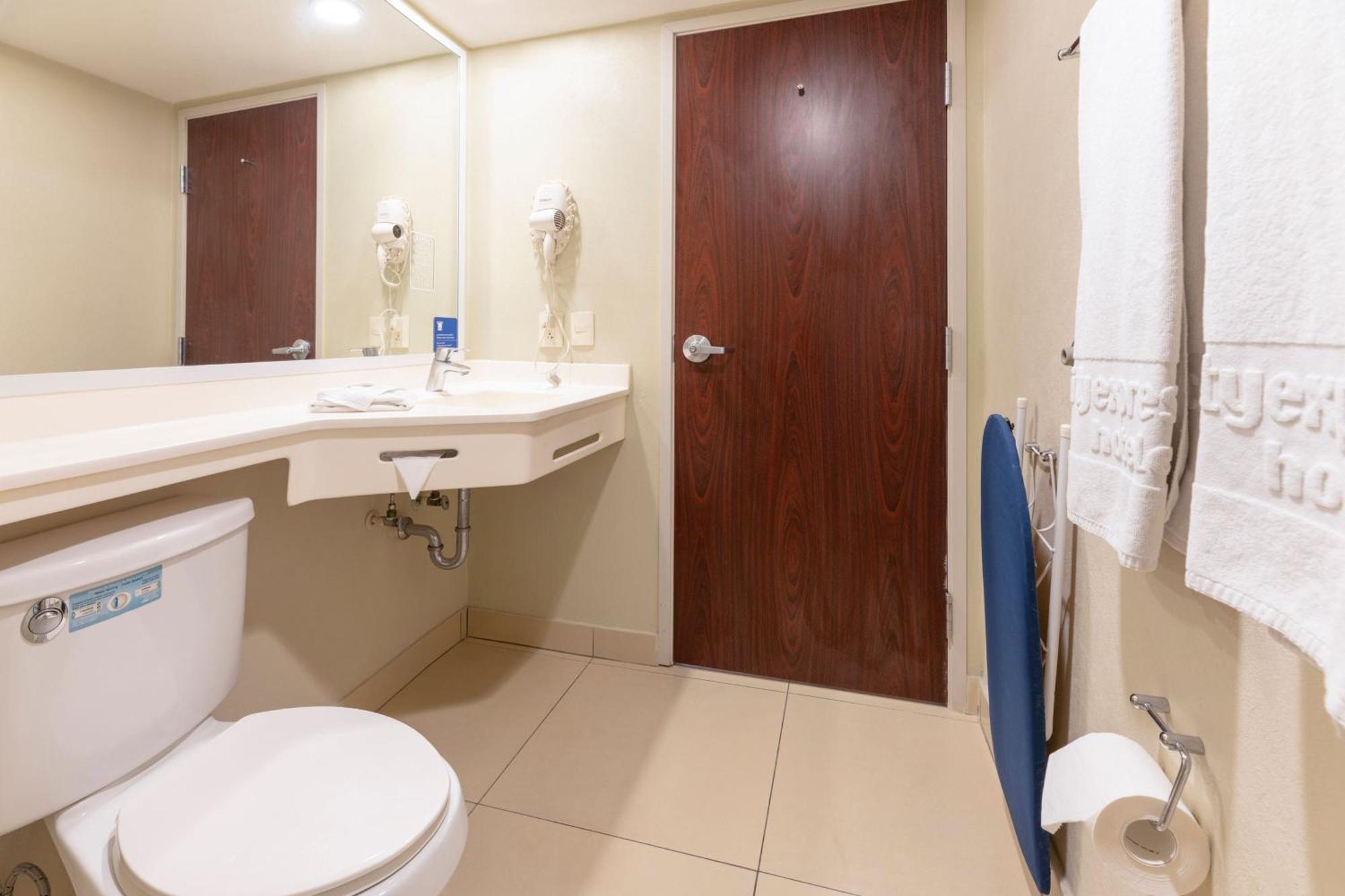 Express San Jose Aeropuerto Hotel 4*