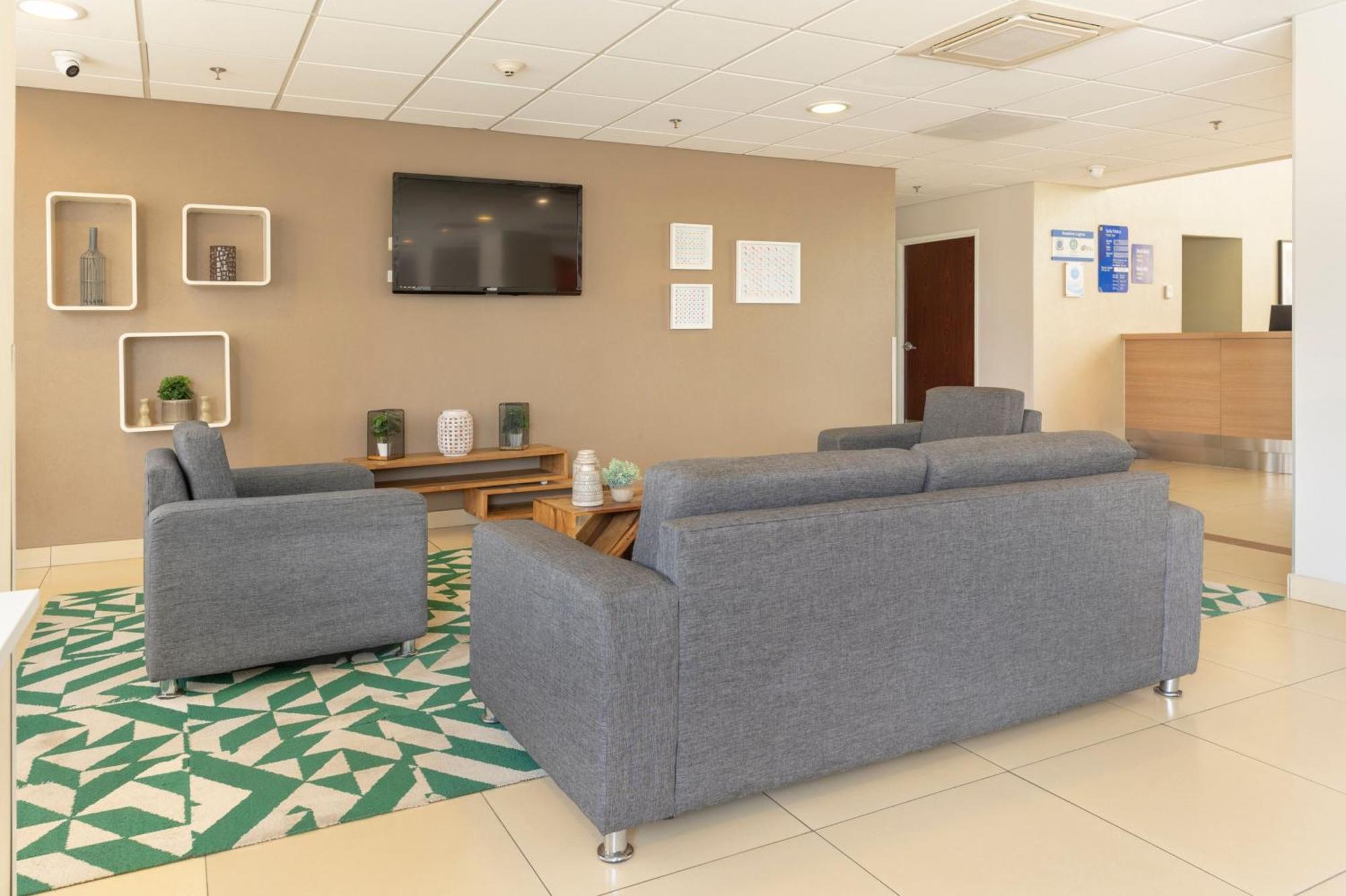 Hotel Express San Jose Aeropuerto 4*